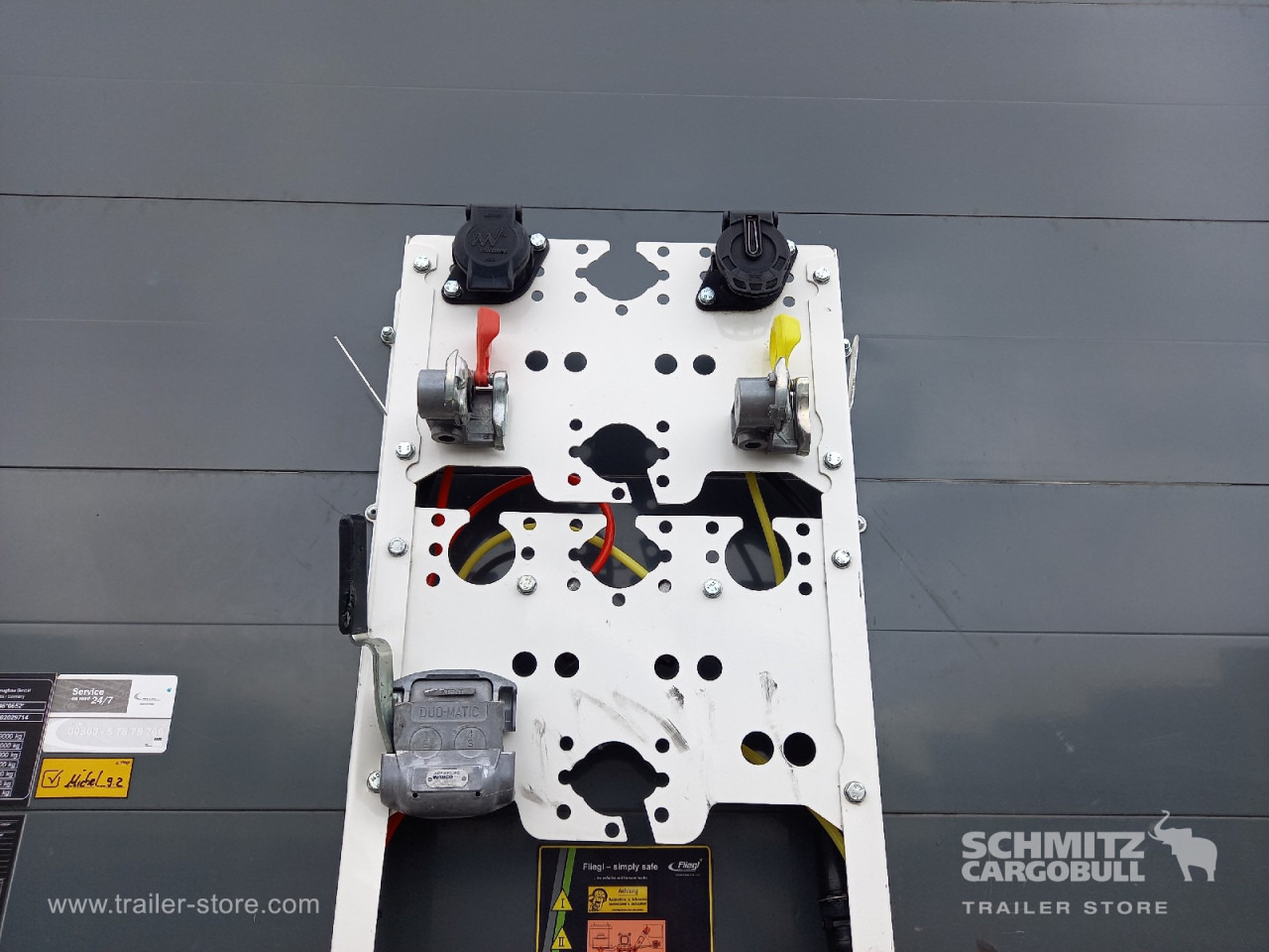 FLIEGL Auflieger Curtainsider Coil - Semi-remorque rideaux coulissants: photos 5 FLIEGL Auflieger Curtainsider Coil - Semi-remorque rideaux coulissants: photos 5