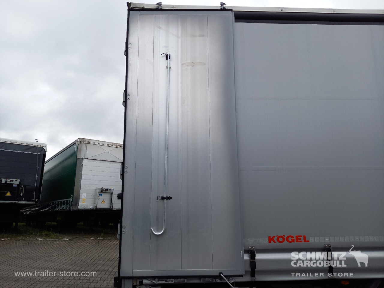 KOEGEL Auflieger Curtainsider Mega - Semi-remorque rideaux coulissants: photos 3 KOEGEL Auflieger Curtainsider Mega - Semi-remorque rideaux coulissants: photos 3