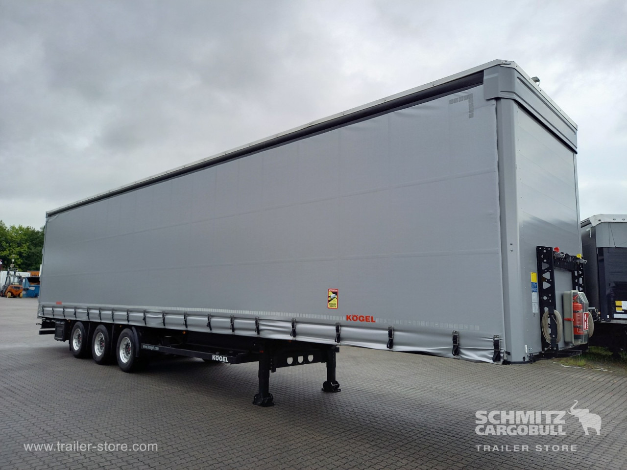 KOEGEL Auflieger Curtainsider Mega - Semi-remorque rideaux coulissants: photos 1 KOEGEL Auflieger Curtainsider Mega - Semi-remorque rideaux coulissants: photos 1