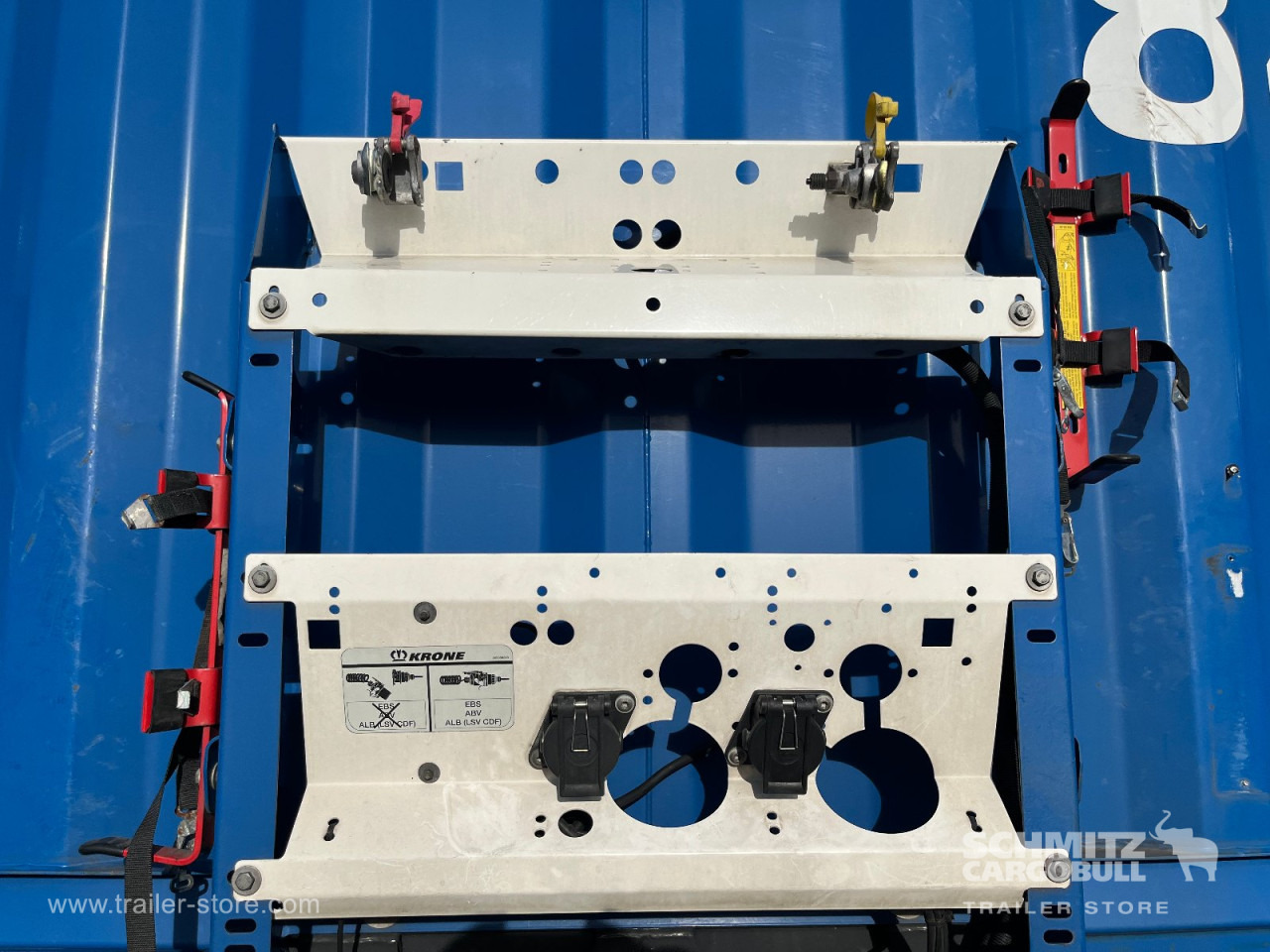 KRONE Auflieger Curtainsider Standard Forklift holder - Semi-remorque rideaux coulissants: photos 5 KRONE Auflieger Curtainsider Standard Forklift holder - Semi-remorque rideaux coulissants: photos 5