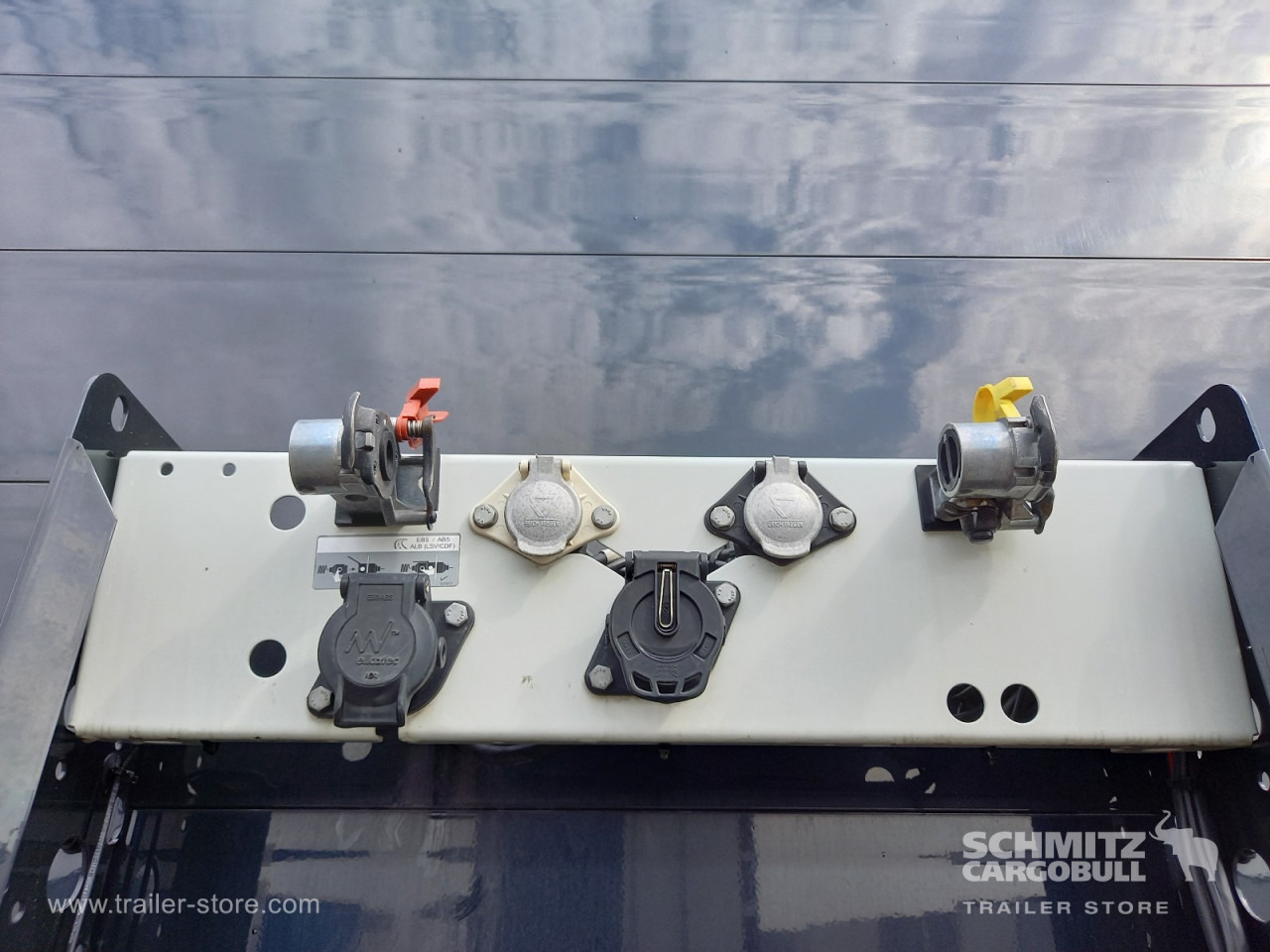SCHMITZ Auflieger Curtainsider Standard - Semi-remorque rideaux coulissants: photos 4 SCHMITZ Auflieger Curtainsider Standard - Semi-remorque rideaux coulissants: photos 4
