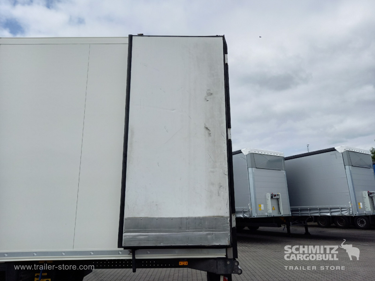 SCHMITZ Auflieger Tiefkühler Multitemp - Semi-remorque isothermique: photos 2 SCHMITZ Auflieger Tiefkühler Multitemp - Semi-remorque isothermique: photos 2