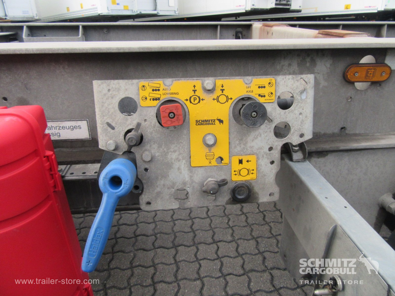 SCHMITZ Zentralachsanhänger Wechselfahrgestell - Remorque porte-conteneur/ Caisse mobile: photos 2 SCHMITZ Zentralachsanhänger Wechselfahrgestell - Remorque porte-conteneur/ Caisse mobile: photos 2