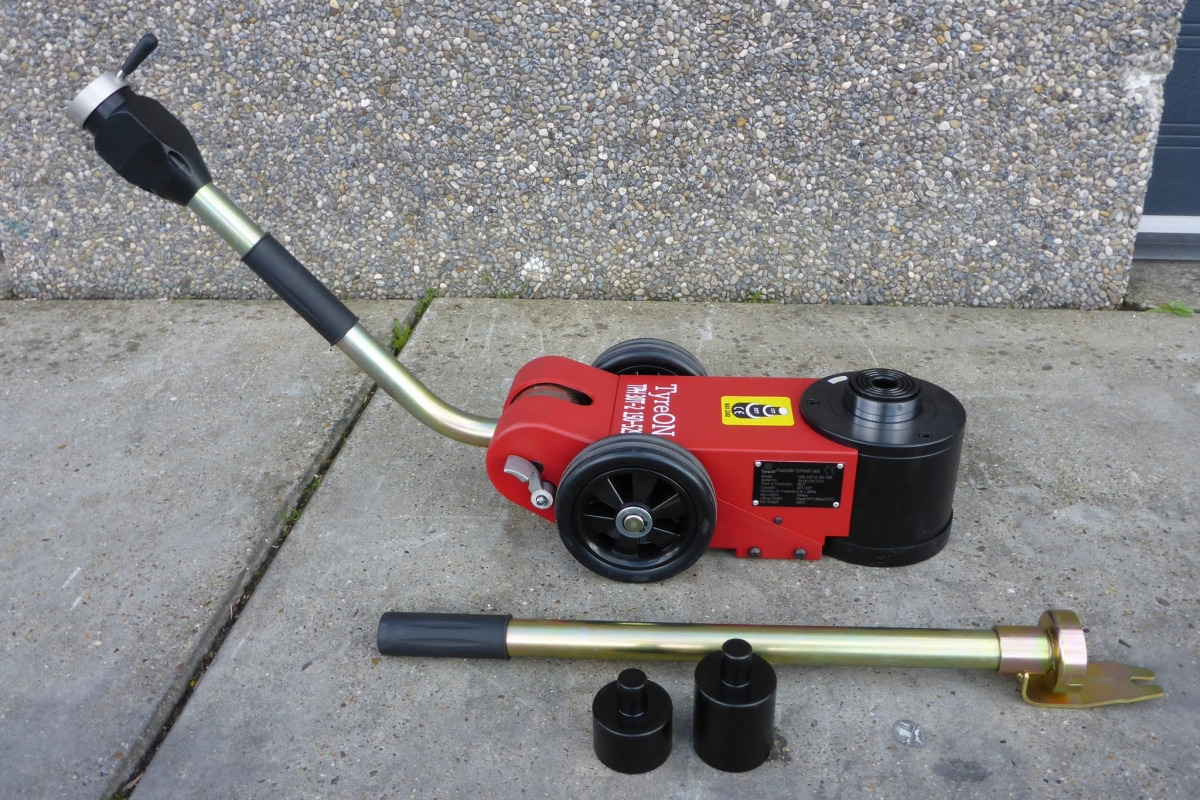 TPH30T-2M Air hydraulic jack 30 Tons - Minimum height 15 cm - portable (24 kg) - Équipement de garage: photos 5 TPH30T-2M Air hydraulic jack 30 Tons - Minimum height 15 cm - portable (24 kg) - Équipement de garage: photos 5