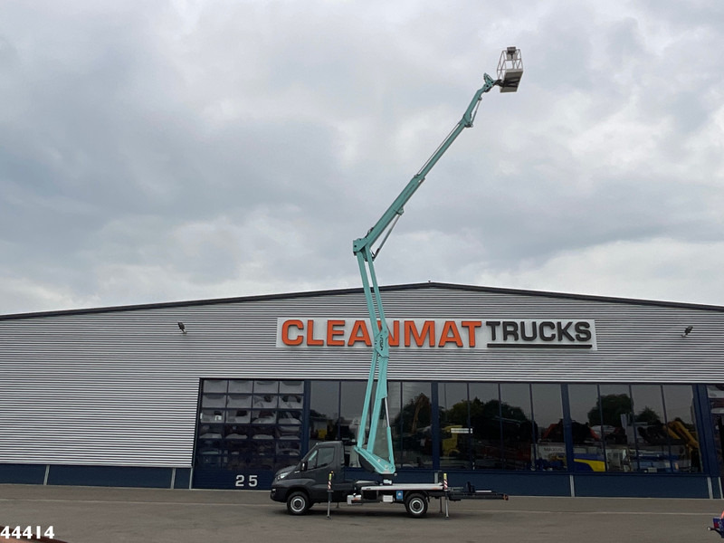 Iveco Daily 35S12 20 Meter hoogwerker + JIB Just 6.039 km! - Camion: photos 2 Iveco Daily 35S12 20 Meter hoogwerker + JIB Just 6.039 km! - Camion: photos 2