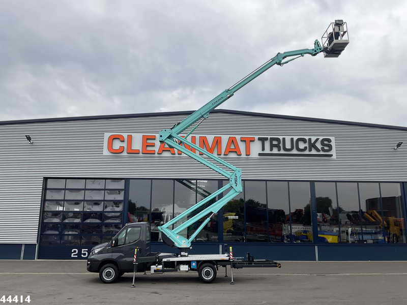 Iveco Daily 35S12 20 Meter hoogwerker + JIB Just 6.039 km! - Camion: photos 1 Iveco Daily 35S12 20 Meter hoogwerker + JIB Just 6.039 km! - Camion: photos 1