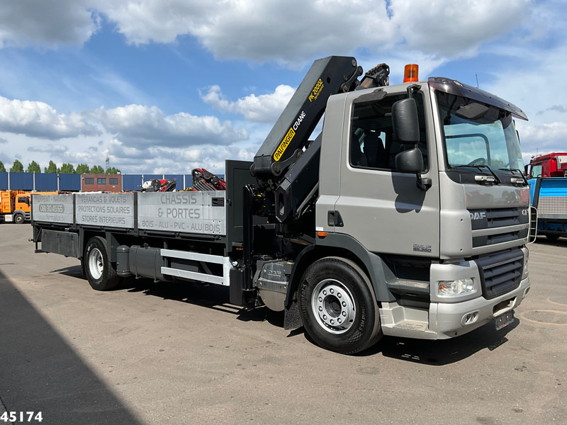 DAF FA 85 CF 360 Palfinger 20 Tonmeter laadkraan - Camion grue: photos 5 DAF FA 85 CF 360 Palfinger 20 Tonmeter laadkraan - Camion grue: photos 5