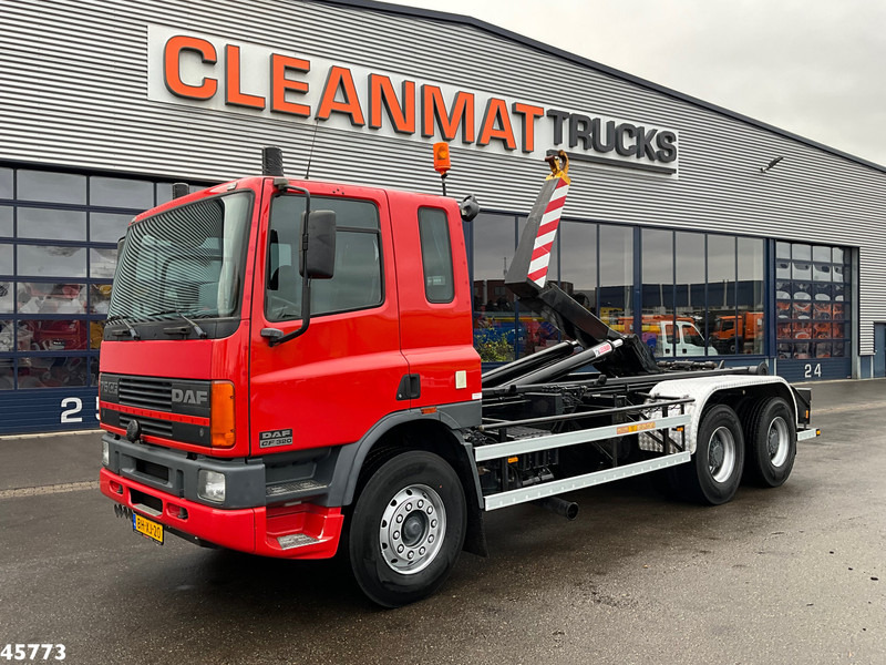 DAF FAT 75.320 6x4 Full steel Hiab 17 Ton haakarmsysteem Just 64.623 Km! - Camion ampliroll: photos 1 DAF FAT 75.320 6x4 Full steel Hiab 17 Ton haakarmsysteem Just 64.623 Km! - Camion ampliroll: photos 1