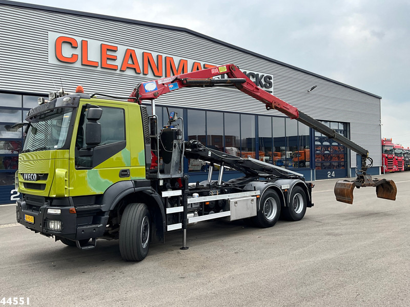 Iveco AD260T41 6x4 HMF 16 Tonmeter Z-kraan - Camion - système de câble, Camion grue: photos 1 Iveco AD260T41 6x4 HMF 16 Tonmeter Z-kraan - Camion - système de câble, Camion grue: photos 1