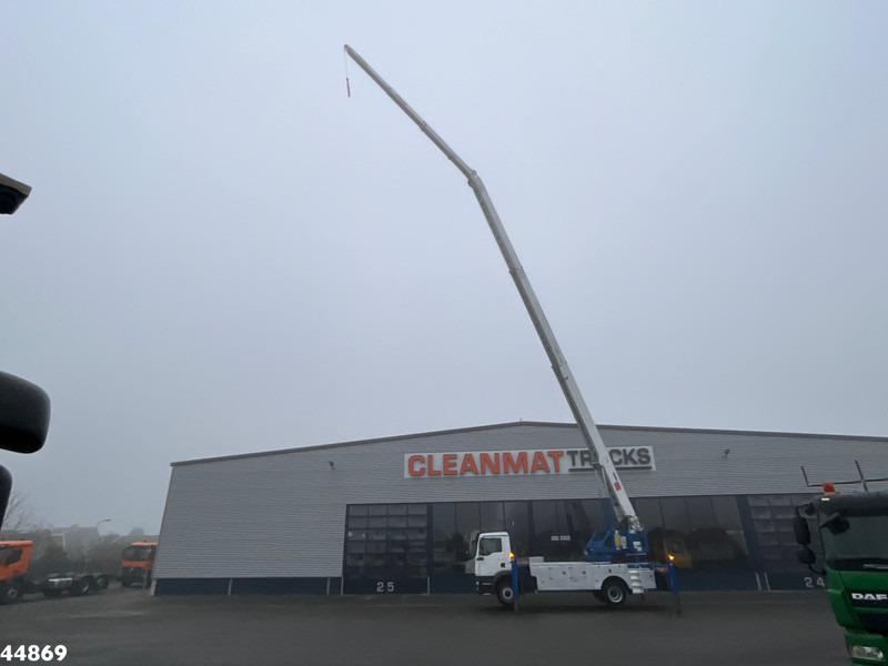 MAN TGM 15.290 Klaas 35 meter Dachdecker Kran - Camion grue: photos 1 MAN TGM 15.290 Klaas 35 meter Dachdecker Kran - Camion grue: photos 1