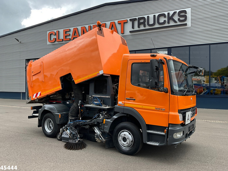 Mercedes-Benz Atego 1018 Brock Left and right sweeper Just 141.848 km! - Balayeuse de voirie: photos 1 Mercedes-Benz Atego 1018 Brock Left and right sweeper Just 141.848 km! - Balayeuse de voirie: photos 1