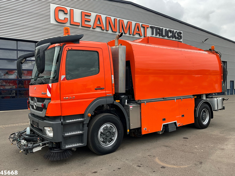 Mercedes-Benz Axor 1833 4x4 Schörling SORF Schienenreinigungs/Railway sweeper Just 38.680 Km! - Balayeuse de voirie: photos 4 Mercedes-Benz Axor 1833 4x4 Schörling SORF Schienenreinigungs/Railway sweeper Just 38.680 Km! - Balayeuse de voirie: photos 4