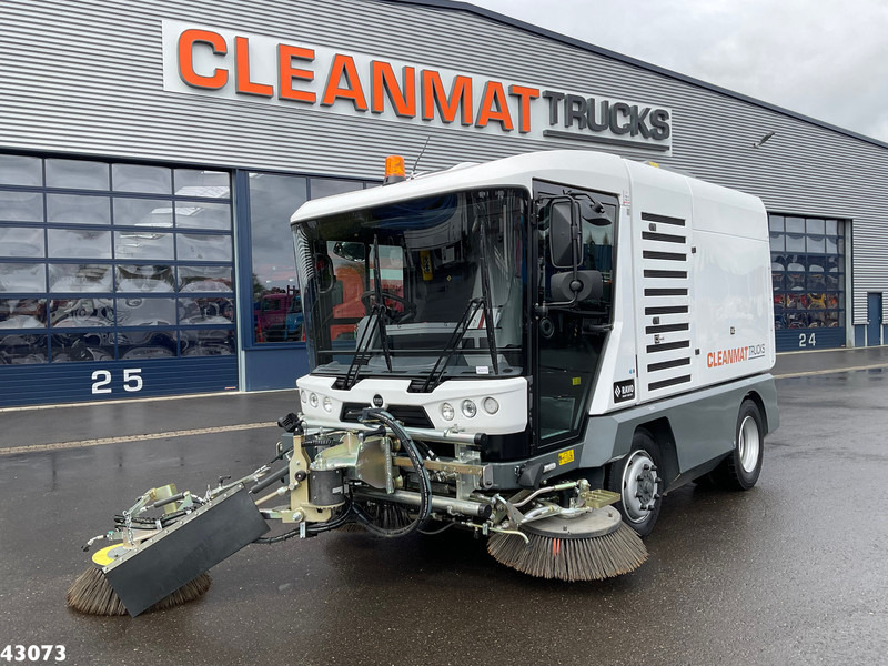 Ravo 540 STH Euro 6 with 3-rd brush - Balayeuse de voirie: photos 2 Ravo 540 STH Euro 6 with 3-rd brush - Balayeuse de voirie: photos 2