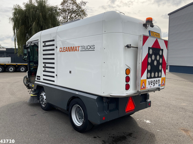 Ravo 540 STH Euro 6 with 3-rd brush - Balayeuse de voirie: photos 5 Ravo 540 STH Euro 6 with 3-rd brush - Balayeuse de voirie: photos 5