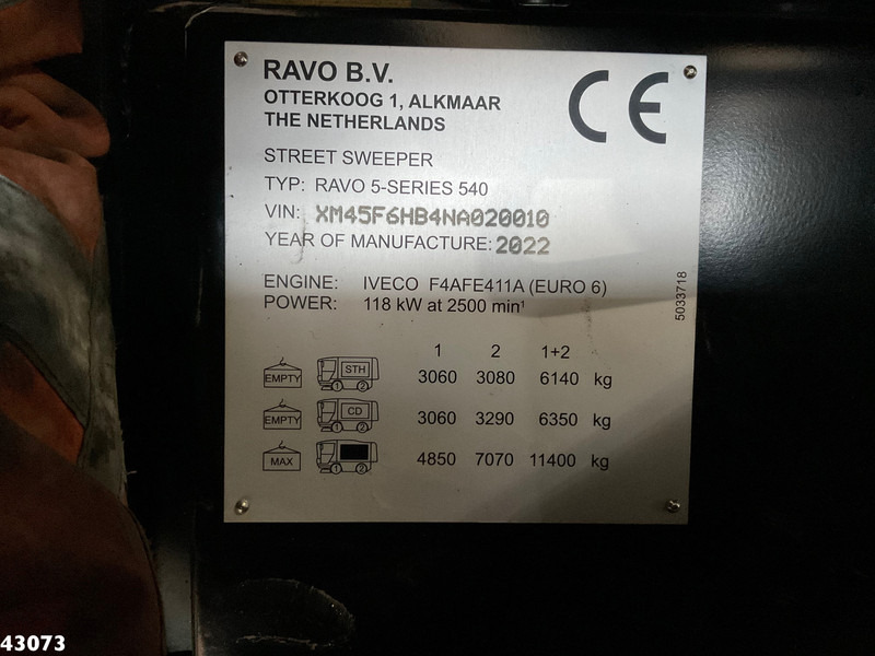 Balayeuse de voirie Ravo 540 STH Euro 6 with 3-rd brush: photos 19