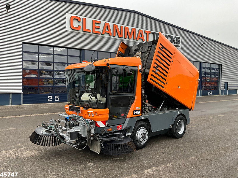 Ravo 580 with 3-rd brush - Balayeuse de voirie: photos 1 Ravo 580 with 3-rd brush - Balayeuse de voirie: photos 1