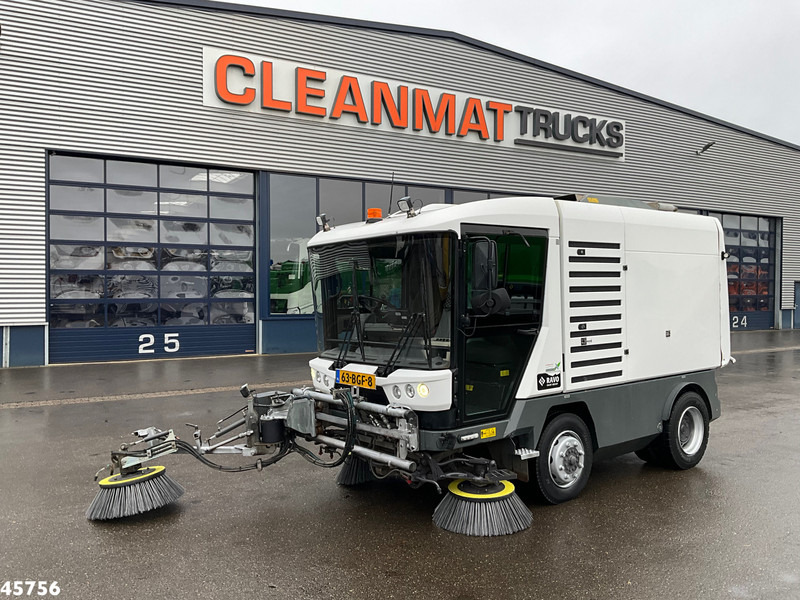 Ravo 580 with 3-rd brush - Balayeuse de voirie: photos 2 Ravo 580 with 3-rd brush - Balayeuse de voirie: photos 2