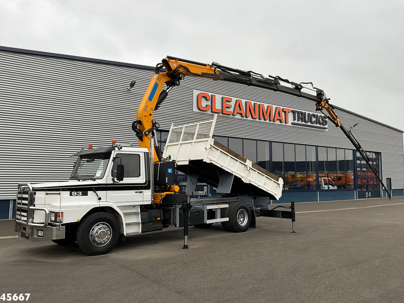 Scania T 93 4x2 Kipper met 31 Tonmeter laadkraan (bj 2005) + Fly-JIb! Just 118.736 km! - Camion benne, Camion grue: photos 1 Scania T 93 4x2 Kipper met 31 Tonmeter laadkraan (bj 2005) + Fly-JIb! Just 118.736 km! - Camion benne, Camion grue: photos 1
