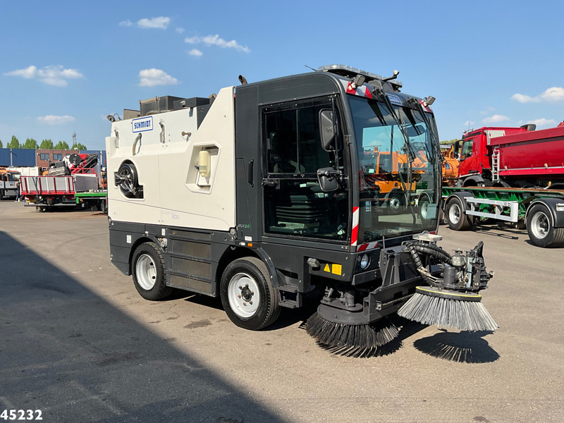 Schmidt Cleango 500 Compact Euro 6 - Balayeuse de voirie: photos 5 Schmidt Cleango 500 Compact Euro 6 - Balayeuse de voirie: photos 5