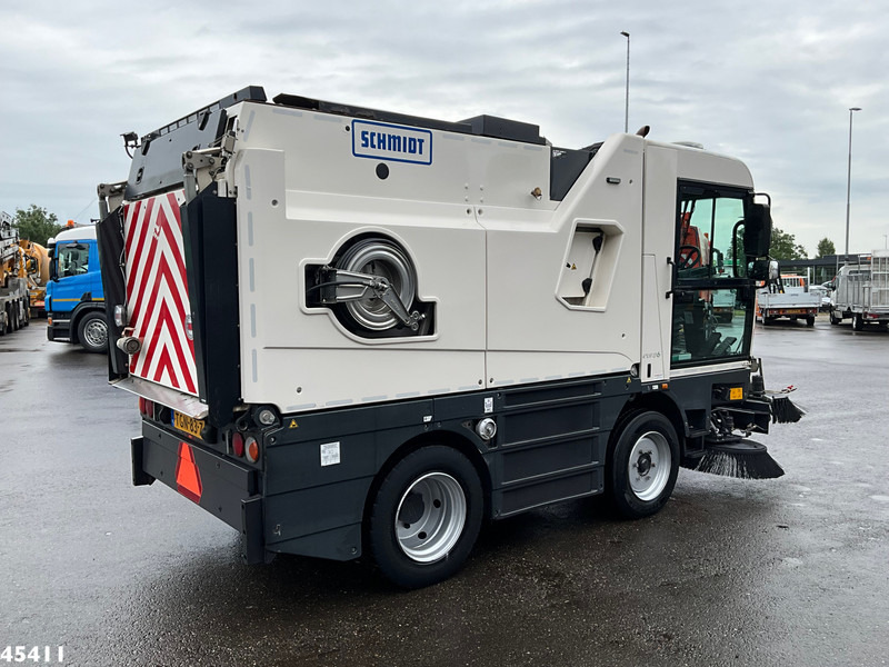 Schmidt Cleango 500 Compact Euro 6 with 3-rd brush - Balayeuse de voirie: photos 4 Schmidt Cleango 500 Compact Euro 6 with 3-rd brush - Balayeuse de voirie: photos 4