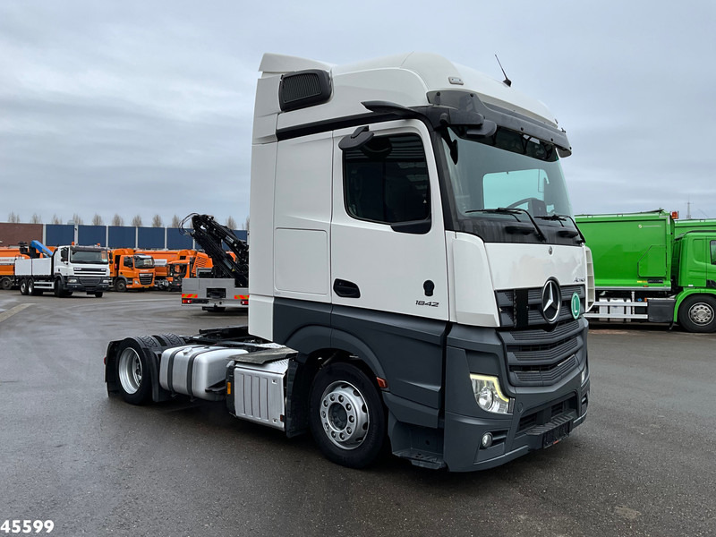 Mercedes-Benz Actros 1842 Mega GigaSpace MirrorCam - Tracteur routier: photos 3 Mercedes-Benz Actros 1842 Mega GigaSpace MirrorCam - Tracteur routier: photos 3