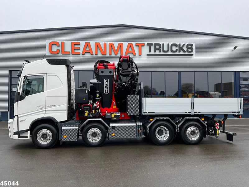 Volvo FH 540 8x2 Fassi 145 Tonmeter laadkraan + Fly-JIb Just 7.187 Km! Demo voertuig! - Camion grue: photos 2 Volvo FH 540 8x2 Fassi 145 Tonmeter laadkraan + Fly-JIb Just 7.187 Km! Demo voertuig! - Camion grue: photos 2