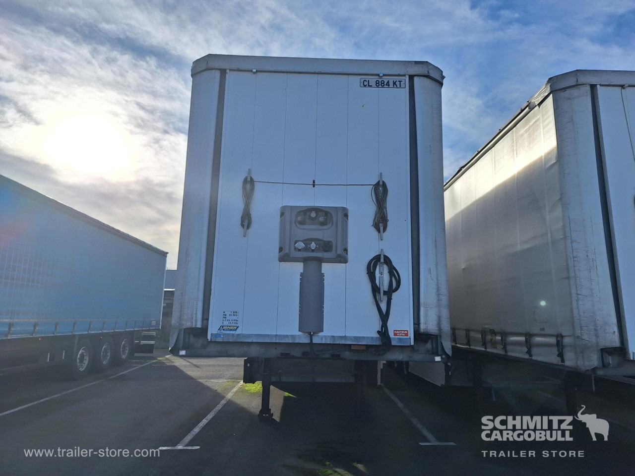 FRUEHAUF Curtainsider Standard Taillift - Semi-remorque rideaux coulissants: photos 2 FRUEHAUF Curtainsider Standard Taillift - Semi-remorque rideaux coulissants: photos 2