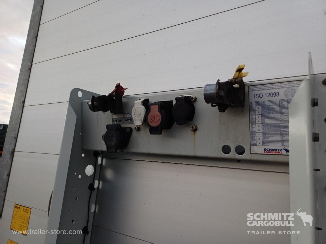 SCHMITZ Auflieger Curtainsider Mega - Semi-remorque rideaux coulissants: photos 2 SCHMITZ Auflieger Curtainsider Mega - Semi-remorque rideaux coulissants: photos 2