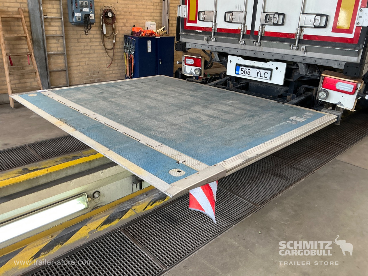 Semi-remorque isothermique SCHMITZ Reefer Multitemp Double deck Taillift: photos 6