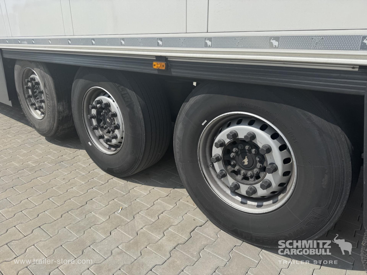 SCHMITZ Reefer Standard Double deck - Semi-remorque isothermique: photos 2 SCHMITZ Reefer Standard Double deck - Semi-remorque isothermique: photos 2