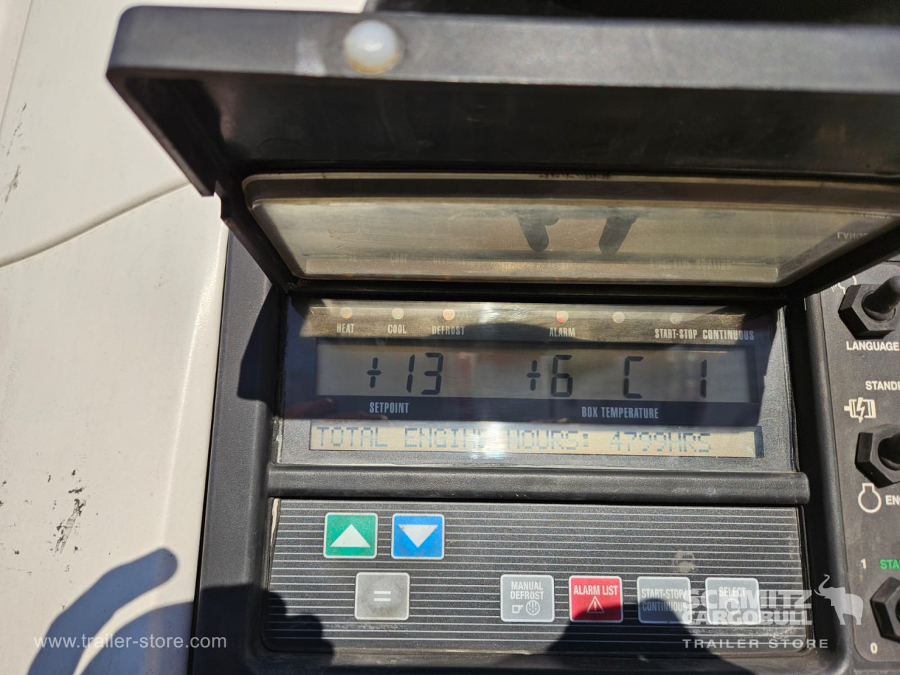 SCHMITZ Reefer Multitemp Taillift - Semi-remorque isothermique: photos 3 SCHMITZ Reefer Multitemp Taillift - Semi-remorque isothermique: photos 3