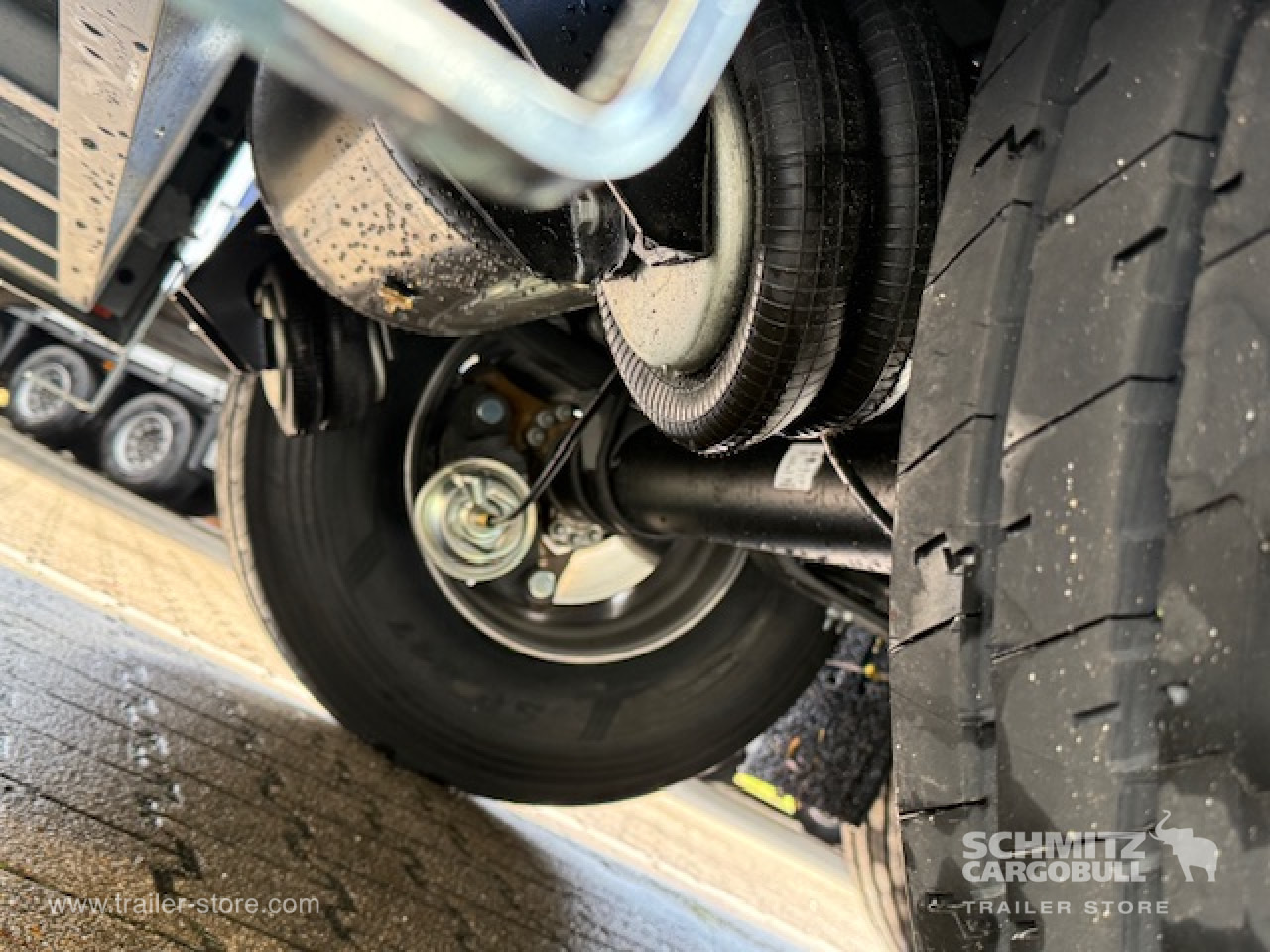 SCHMITZ Oplegger Vries Standard - Semi-remorque isothermique: photos 3 SCHMITZ Oplegger Vries Standard - Semi-remorque isothermique: photos 3