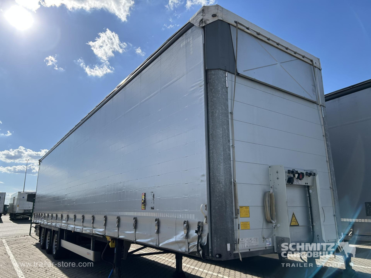 SCHMITZ Curtainsider Mega - Semi-remorque rideaux coulissants: photos 1 SCHMITZ Curtainsider Mega - Semi-remorque rideaux coulissants: photos 1