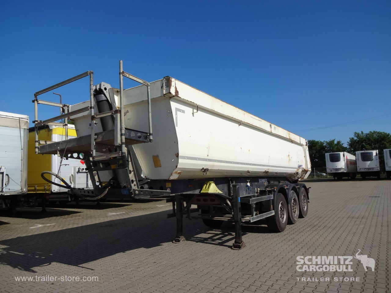 SCHMITZ Tipper Steel half pipe body 28m³ - Semi-remorque benne: photos 4 SCHMITZ Tipper Steel half pipe body 28m³ - Semi-remorque benne: photos 4