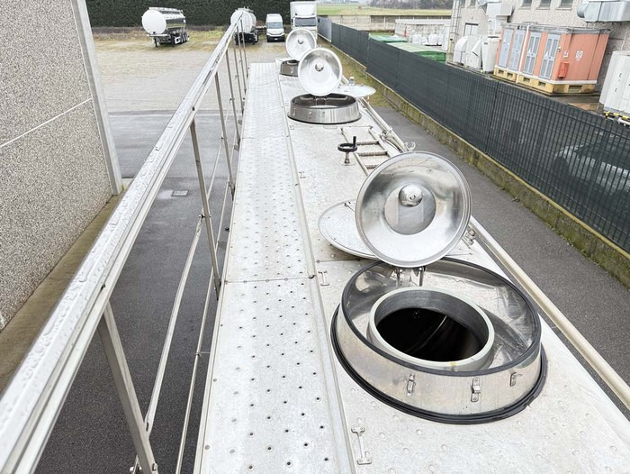 Semi-remorque citerne CISTERNA ALIMENTARE GRAPAR-ACERBI ANNO 2015: photos 7