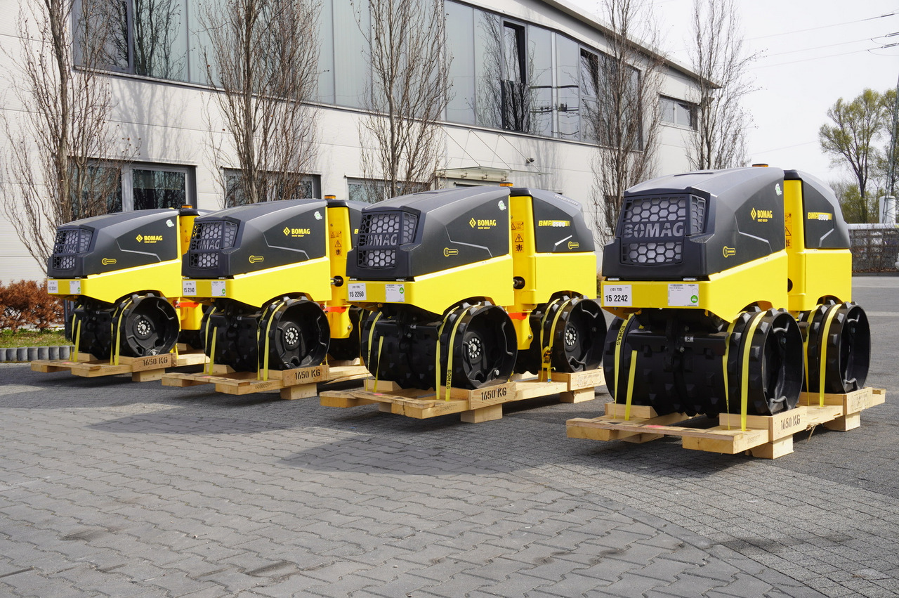 BOMAG BMP 8500 brand-new trench roller / Remote Control / 4 units - Mini compacteur: photos 1 BOMAG BMP 8500 brand-new trench roller / Remote Control / 4 units - Mini compacteur: photos 1