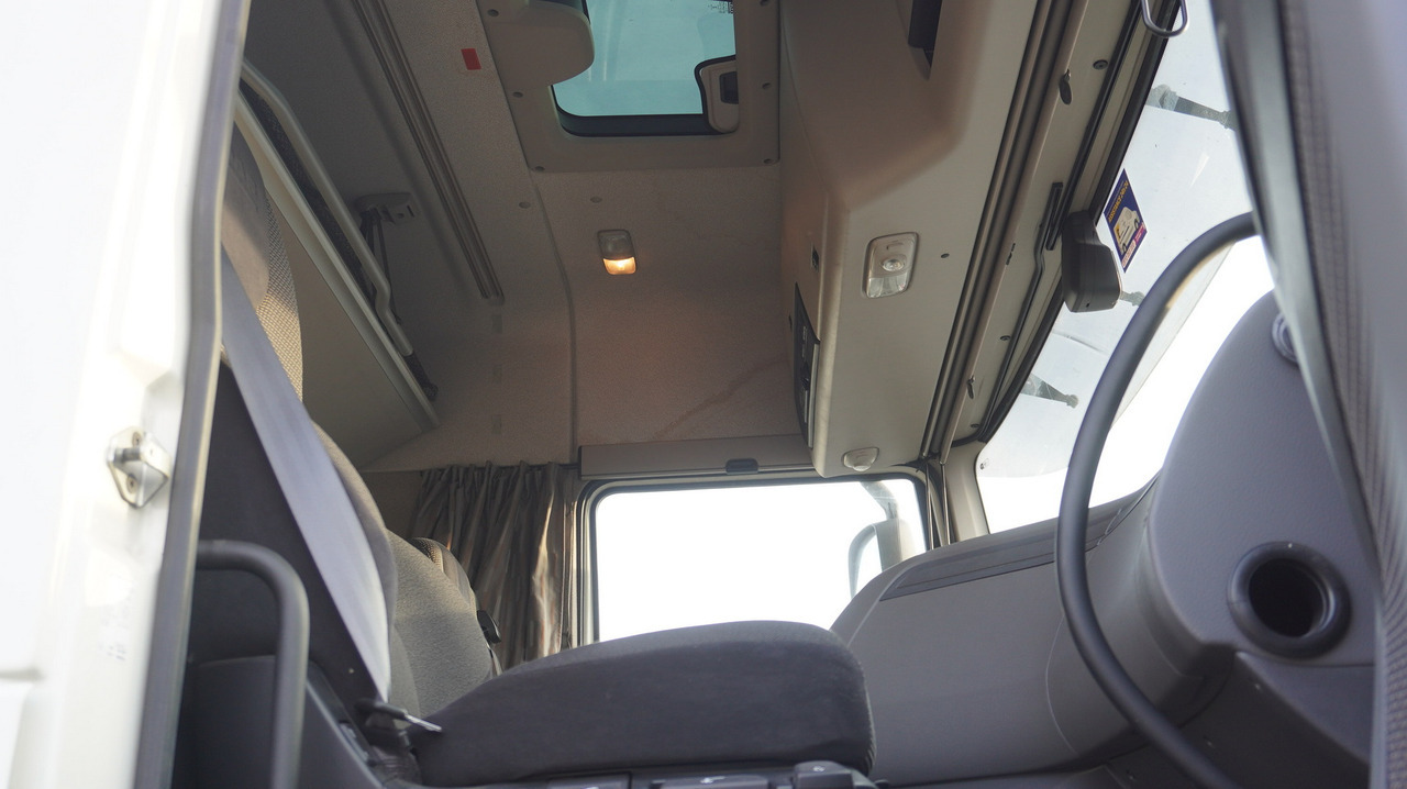 Camion fourgon DAF XF 410 EURO 6 /410 HP / 20 EPAL / Dhollandia lift 1500 kg: photos 27 Camion fourgon DAF XF 410 EURO 6 /410 HP / 20 EPAL / Dhollandia lift 1500 kg: photos 27