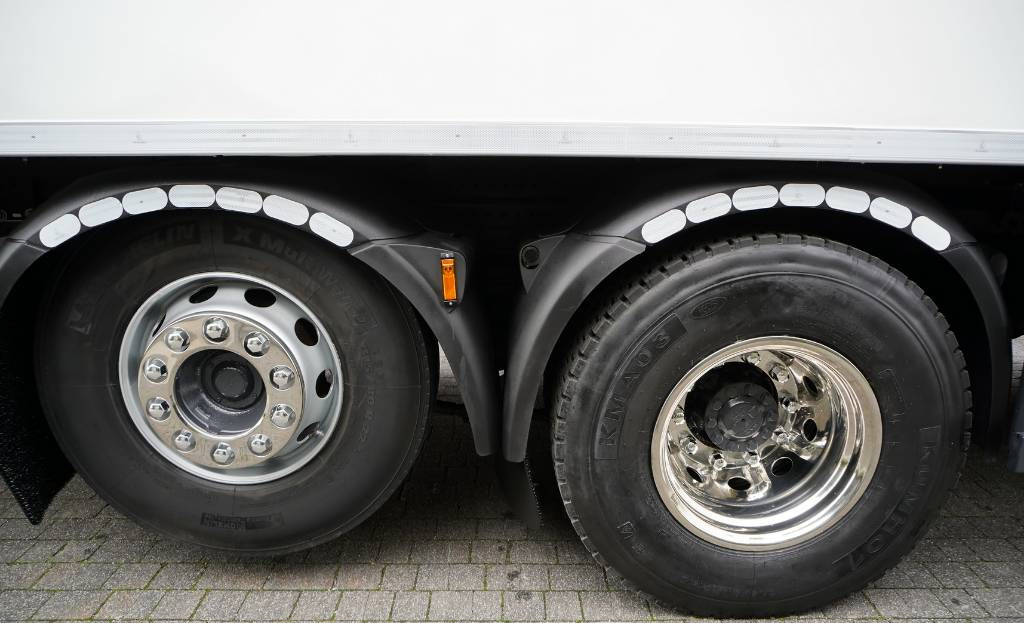 Camion frigorifique DAF XF 450 6×2 E6 / Refrigerator Lacapitaine / ATP/FRC to 2027 / 18 pallets: photos 23 Camion frigorifique DAF XF 450 6×2 E6 / Refrigerator Lacapitaine / ATP/FRC to 2027 / 18 pallets: photos 23