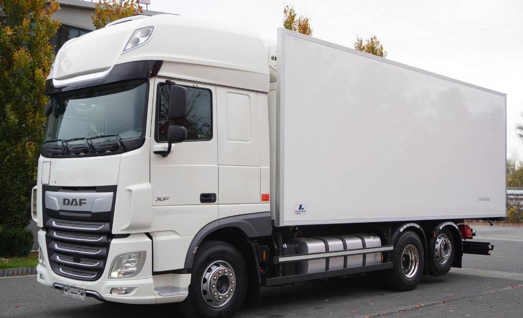 DAF XF 450 6×2 E6 / Refrigerator Lacapitaine / ATP/FRC to 2027 / 18 pallets - Camion frigorifique: photos 1 DAF XF 450 6×2 E6 / Refrigerator Lacapitaine / ATP/FRC to 2027 / 18 pallets - Camion frigorifique: photos 1
