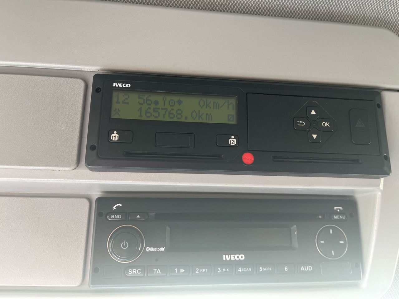 IVECO Eurocargo 120-190 / 160 thousand km !!! / Box 18 EPAL / Dhollandia lift 1500 kg - Camion fourgon: photos 2 IVECO Eurocargo 120-190 / 160 thousand km !!! / Box 18 EPAL / Dhollandia lift 1500 kg - Camion fourgon: photos 2