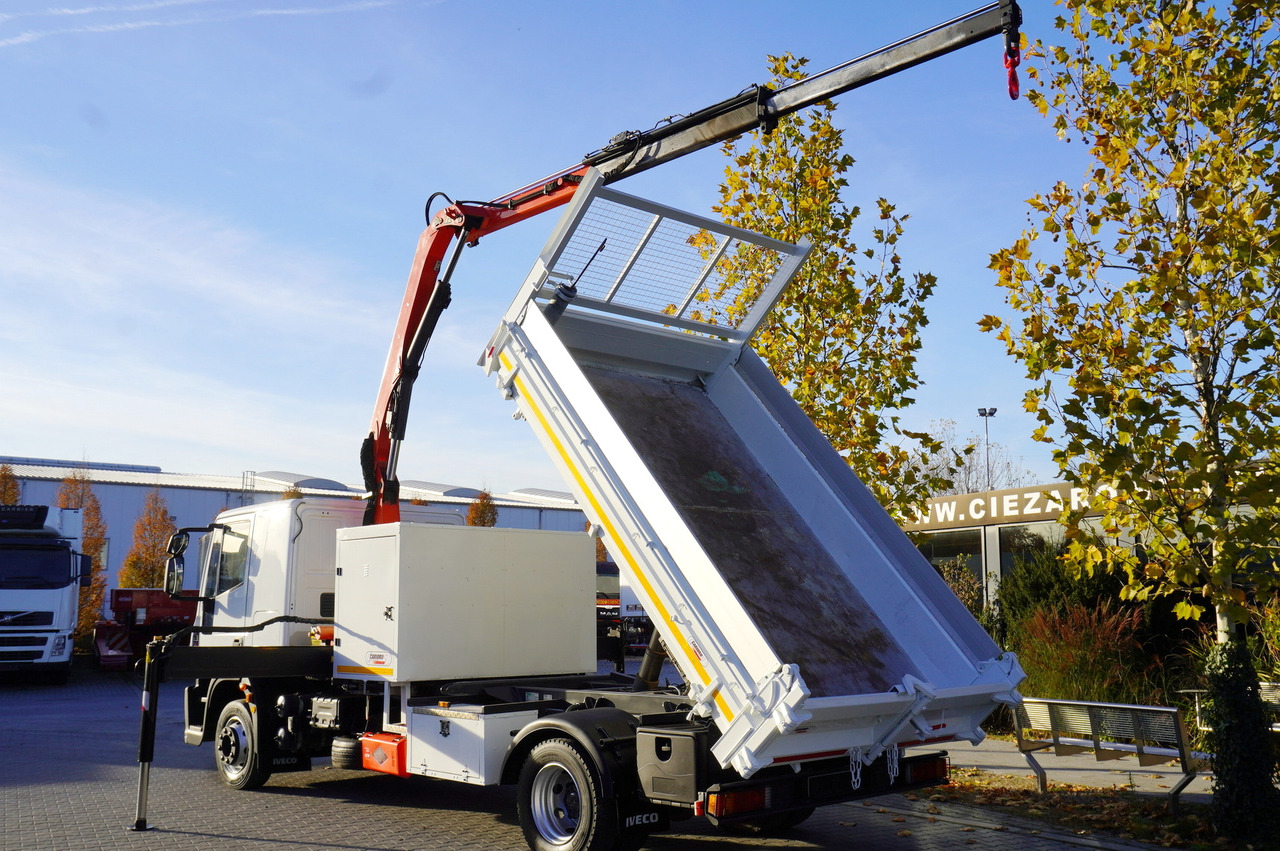 IVECO Eurocargo 120E18 Crane Palfinger / 3-way tipper / sleeper cab - Camion plateau, Camion grue: photos 4 IVECO Eurocargo 120E18 Crane Palfinger / 3-way tipper / sleeper cab - Camion plateau, Camion grue: photos 4