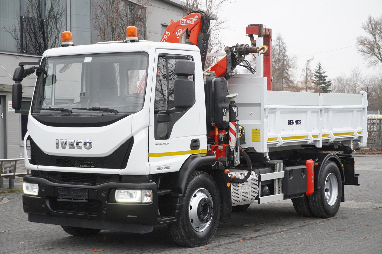 IVECO Eurocargo 160-250 E6/ Fassi crane / 3-sided tipper / mileage 47 thousand. km! - Camion benne, Camion grue: photos 2 IVECO Eurocargo 160-250 E6/ Fassi crane / 3-sided tipper / mileage 47 thousand. km! - Camion benne, Camion grue: photos 2