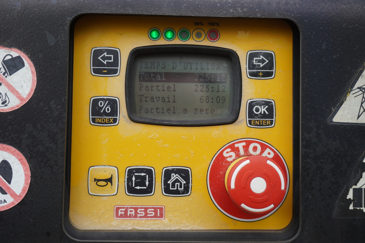 IVECO STRALIS 19.310 E6 / Flatbed 19 EPAL / FASSI F135 / 225 MTH! / 5.7 T - Camion plateau, Camion grue: photos 2 IVECO STRALIS 19.310 E6 / Flatbed 19 EPAL / FASSI F135 / 225 MTH! / 5.7 T - Camion plateau, Camion grue: photos 2