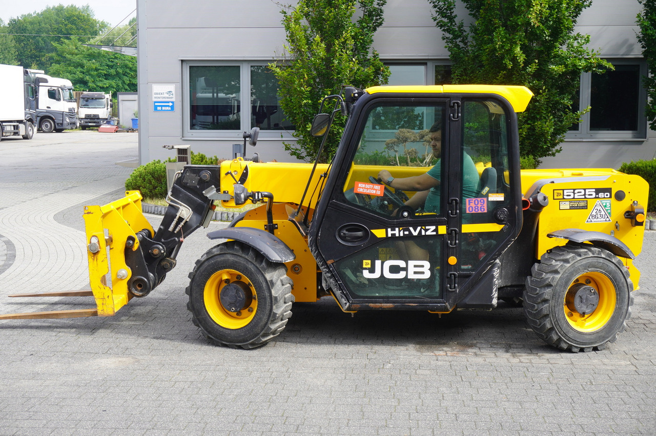 JCB 525-60T5 / 2022 / 860 MTH! / 2.5 T / Reach 6 m / joystick - Chargeuse sur pneus télescopique: photos 5 JCB 525-60T5 / 2022 / 860 MTH! / 2.5 T / Reach 6 m / joystick - Chargeuse sur pneus télescopique: photos 5