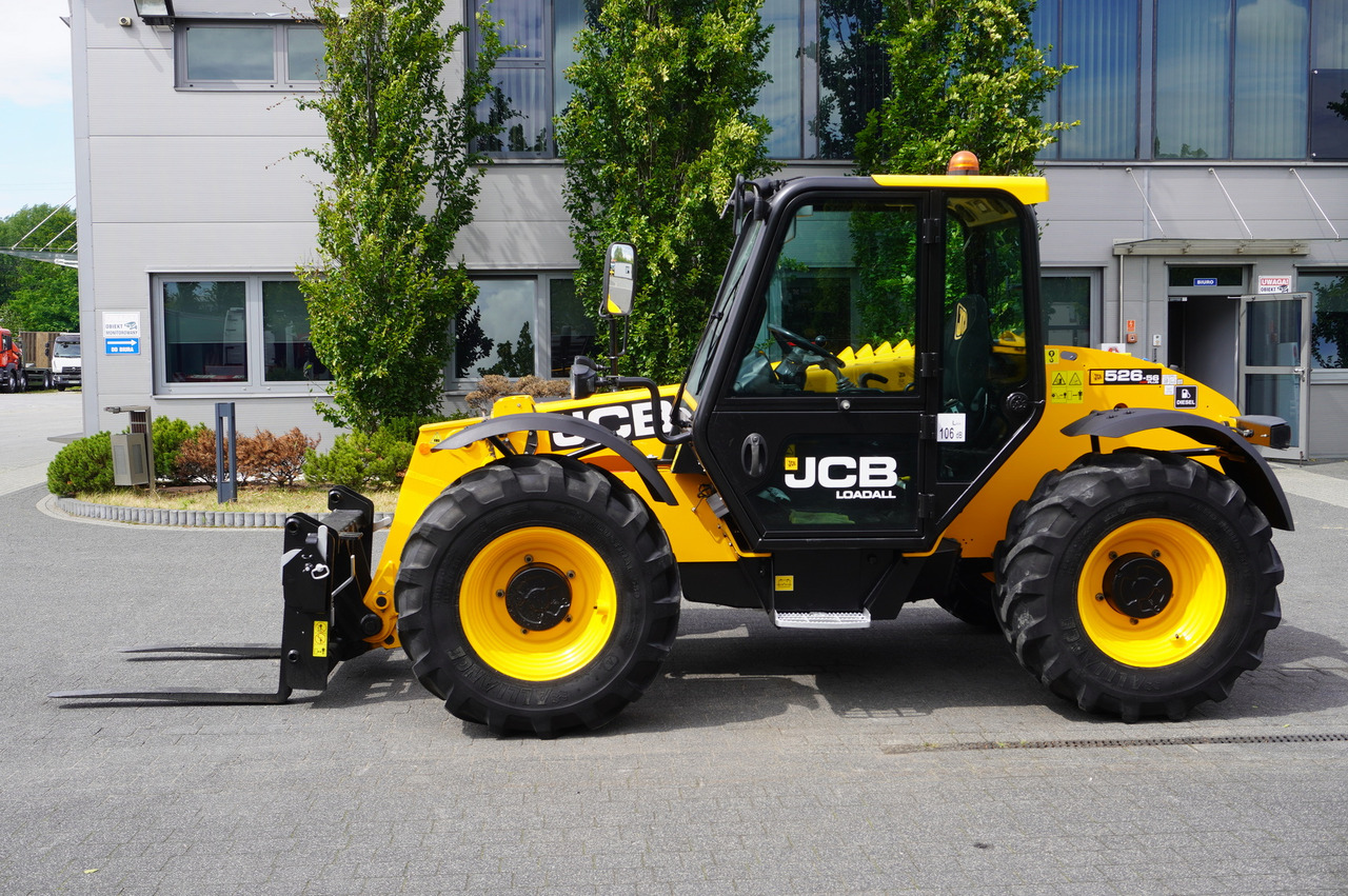 JCB 526-56 AGRI Plus / 5.6 m telescopic loader / joystick - Chariot télescopique: photos 2 JCB 526-56 AGRI Plus / 5.6 m telescopic loader / joystick - Chariot télescopique: photos 2