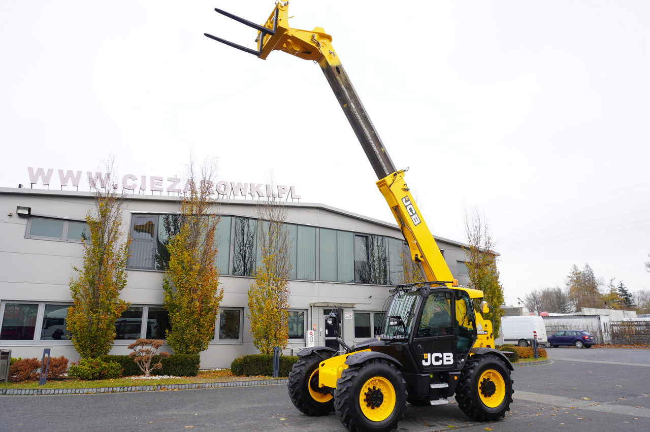JCB 560-80 / 6 ton lifting capacity / power 146 HP - Chariot télescopique: photos 1 JCB 560-80 / 6 ton lifting capacity / power 146 HP - Chariot télescopique: photos 1