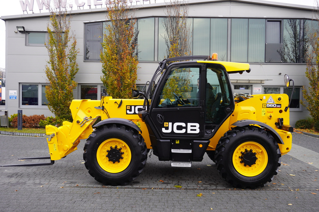 JCB 560-80 / 6 ton lifting capacity / power 146 HP - Chariot télescopique: photos 3 JCB 560-80 / 6 ton lifting capacity / power 146 HP - Chariot télescopique: photos 3
