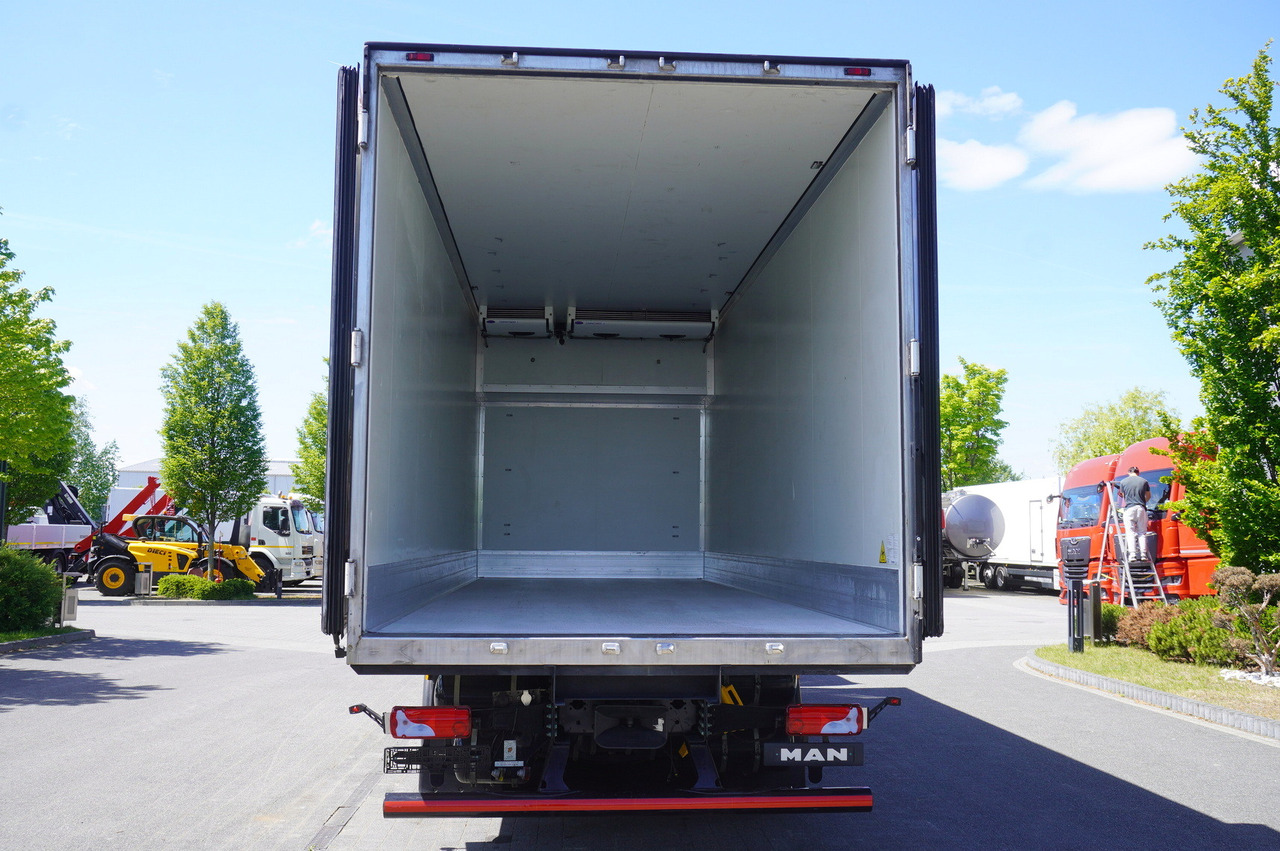 MAN GX 26.510 / 2022 / NEW Krone bitemperature refrigerated truck / Carrier Supra 850 MT / 4 units - Camion frigorifique: photos 4 MAN GX 26.510 / 2022 / NEW Krone bitemperature refrigerated truck / Carrier Supra 850 MT / 4 units - Camion frigorifique: photos 4