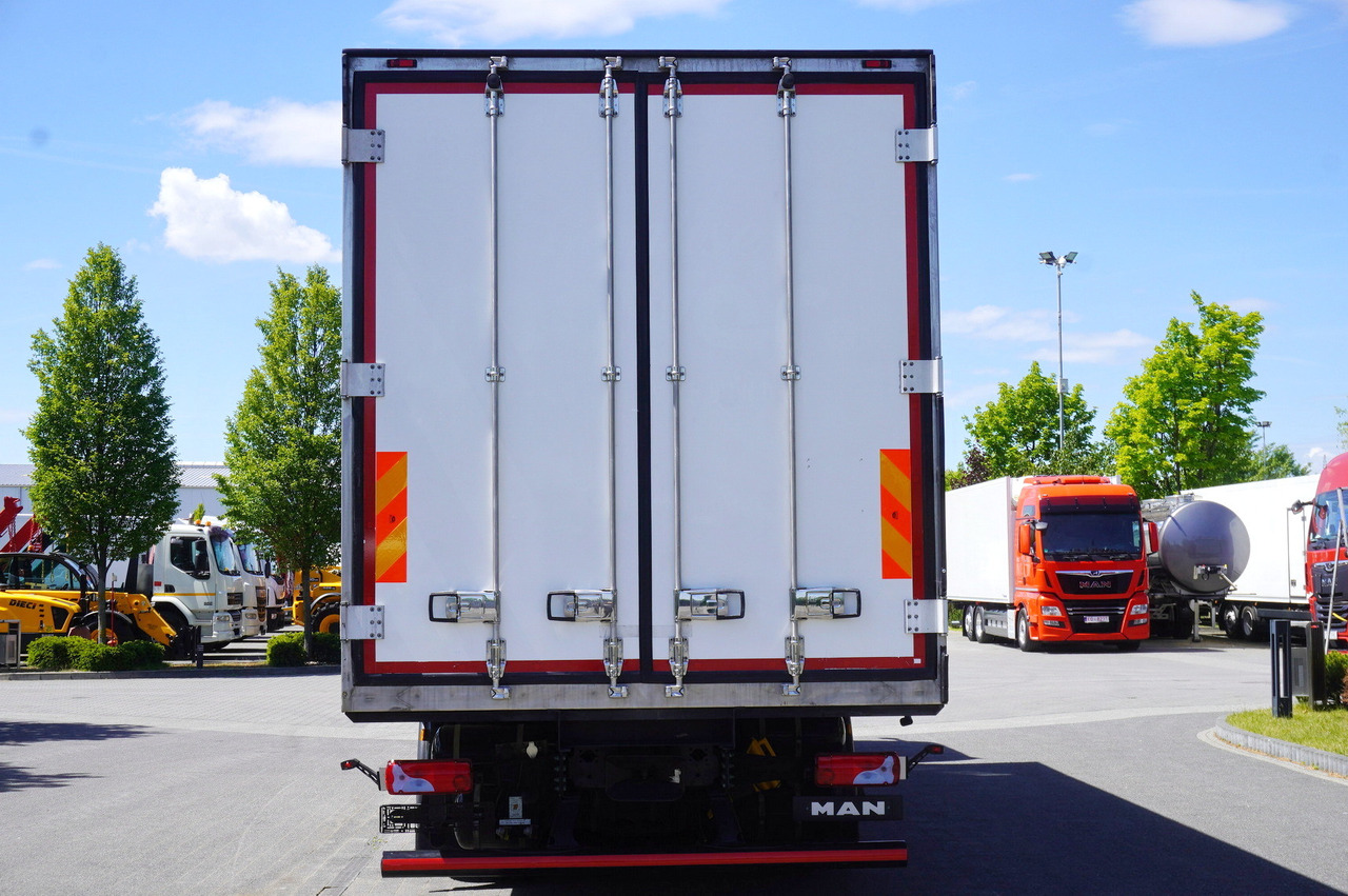 MAN GX 26.510 / 2022 / NEW Krone bitemperature refrigerated truck / Carrier Supra 850 MT / 4 units - Camion frigorifique: photos 3 MAN GX 26.510 / 2022 / NEW Krone bitemperature refrigerated truck / Carrier Supra 850 MT / 4 units - Camion frigorifique: photos 3