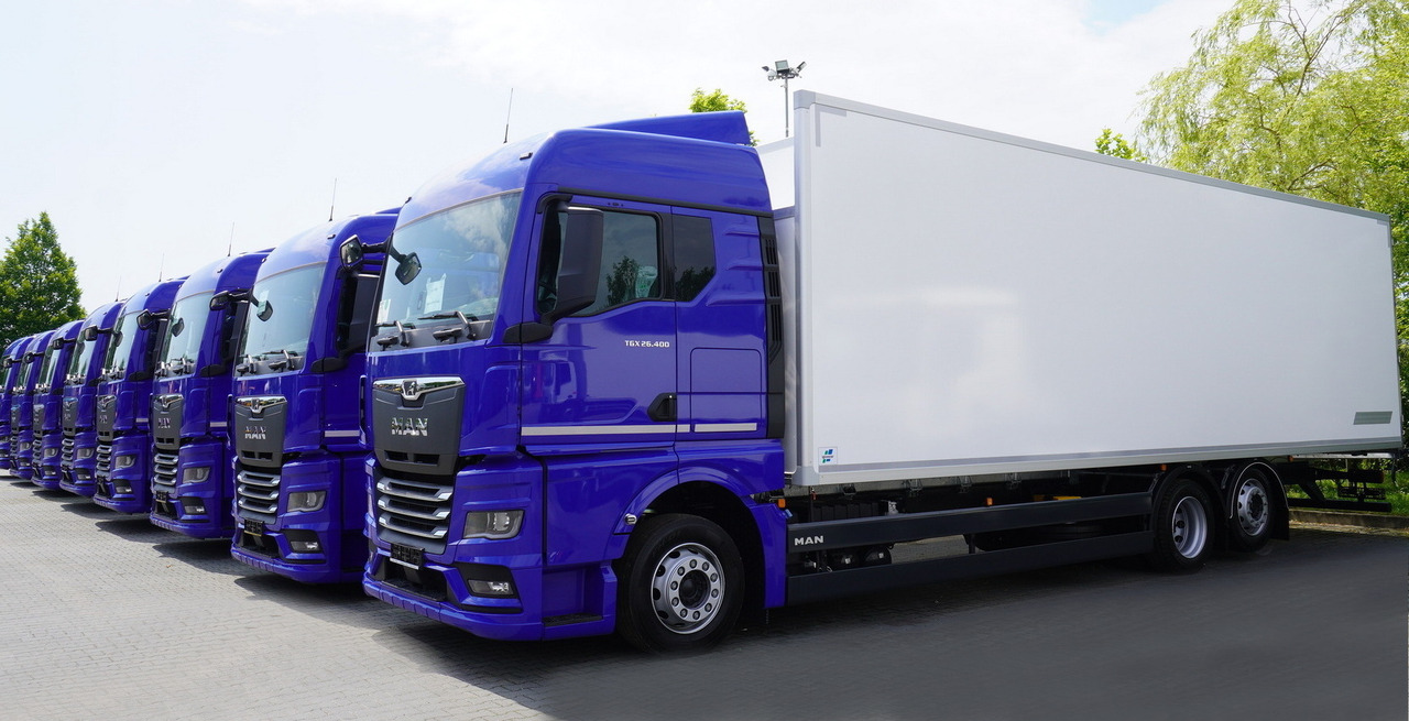 MAN New TGX 26.400 / NEW IGLOOCAR refrigerator 20 pallets / 6×2 / 2024 / 2 units - Camion fourgon: photos 4 MAN New TGX 26.400 / NEW IGLOOCAR refrigerator 20 pallets / 6×2 / 2024 / 2 units - Camion fourgon: photos 4